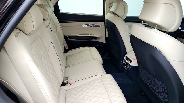 2025 Genesis GV70 3.5T Sport AWD w/ Sport Advanced & Prestige Packages - 23019789 - 24