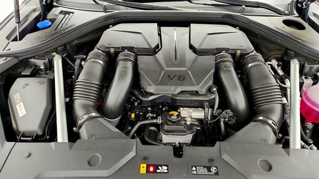 2025 Genesis GV70 3.5T Sport AWD w/ Sport Advanced & Prestige Packages - 23019789 - 28