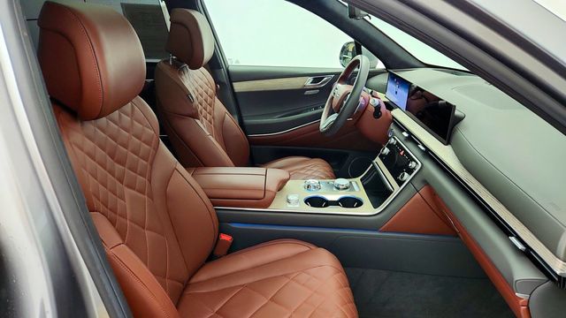2025 Genesis GV80 3.5T Prestige AWD w/ 27'' OLED & Nappa Leather - 23098482 - 22