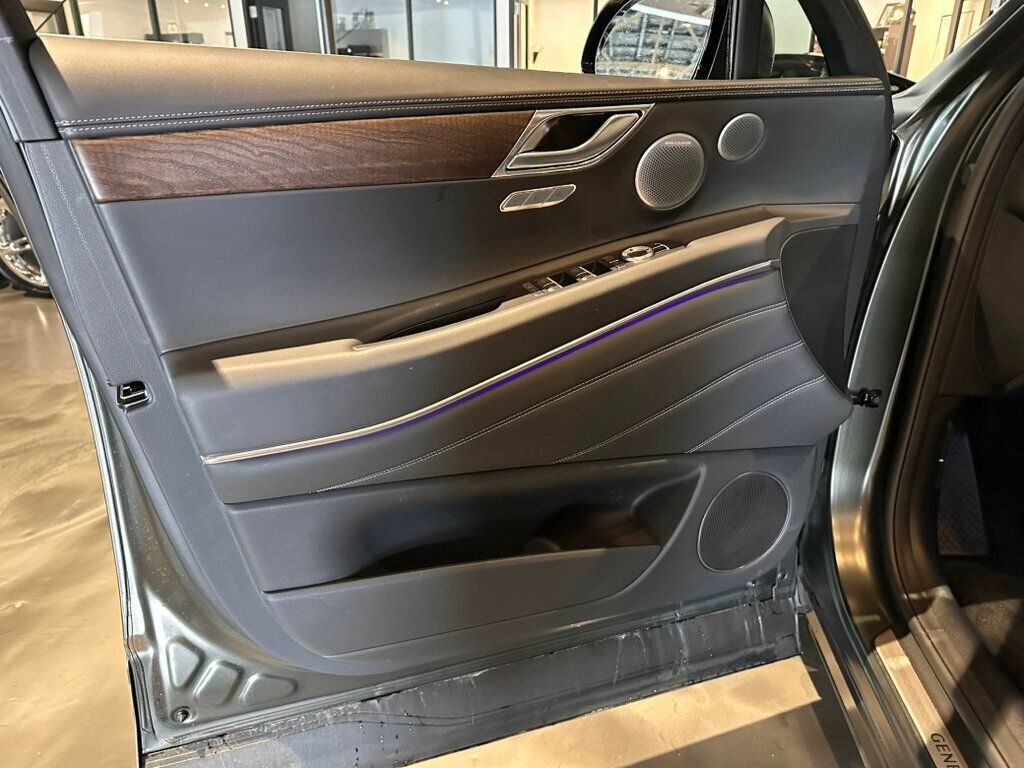 2025 Genesis GV80 Prestige/Htd&CldSeats/HeadUpDisplay/HighWayDriveAssist/360Cam - 23021477 - 11