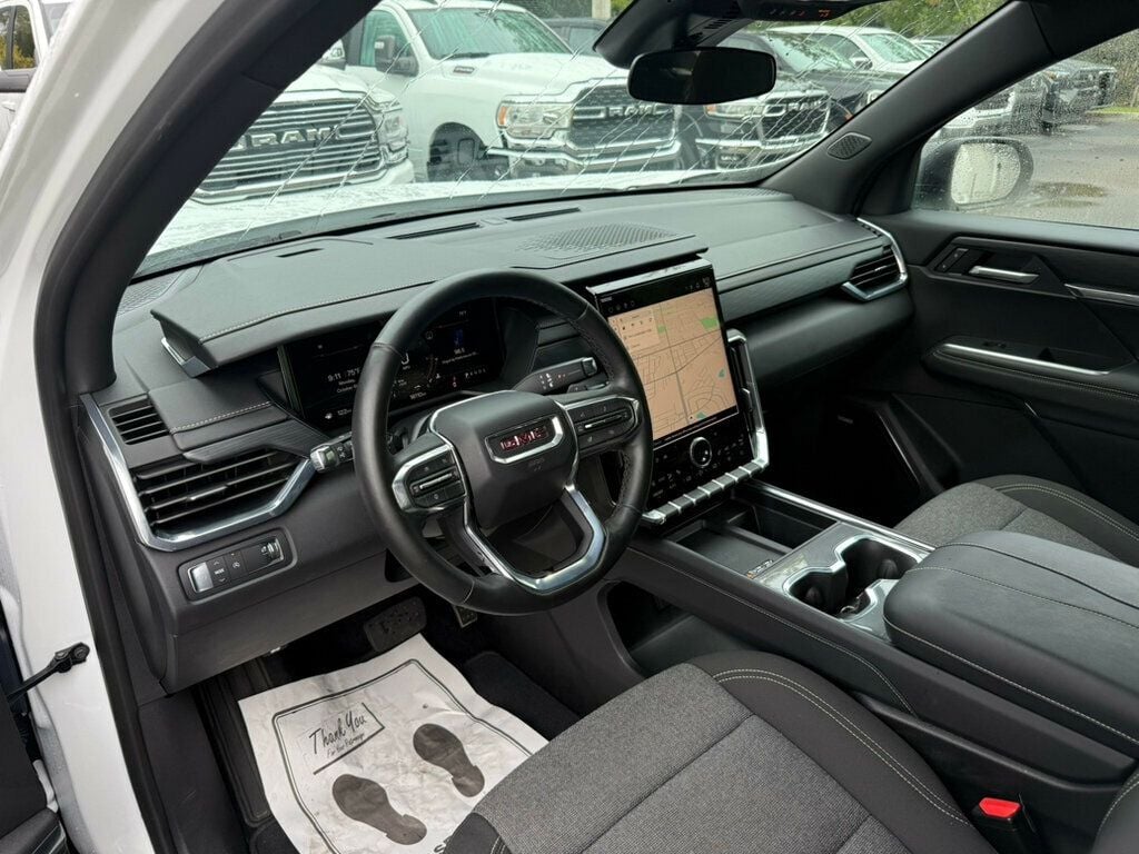 2025 Gmc Acadia Elevation photo 2