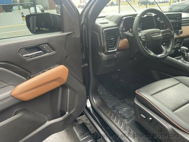 2025 GMC Canyon 4WD Crew Cab AT4 - 23079907 - 9