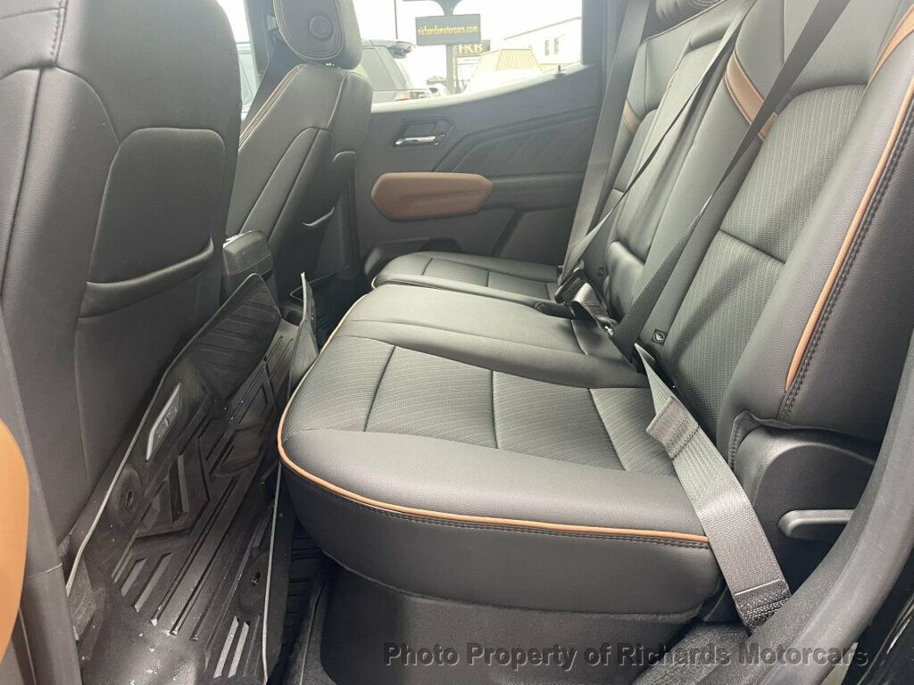 2025 GMC Canyon 4WD Crew Cab AT4 - 23079907 - 15