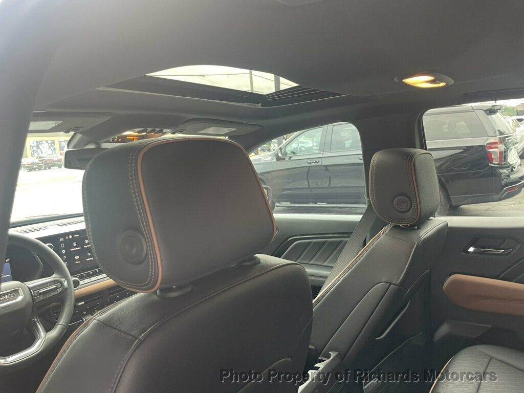 2025 GMC Canyon 4WD Crew Cab AT4 - 23079907 - 16