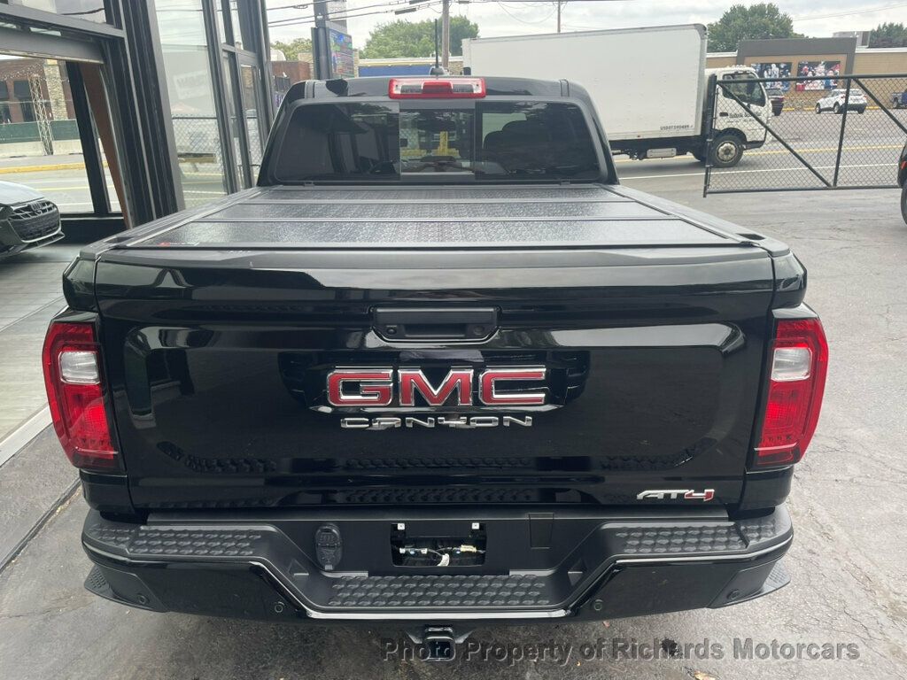 2025 GMC Canyon 4WD Crew Cab AT4 - 23079907 - 5