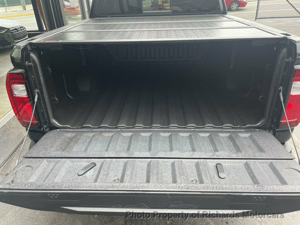 2025 GMC Canyon 4WD Crew Cab AT4 - 23079907 - 6