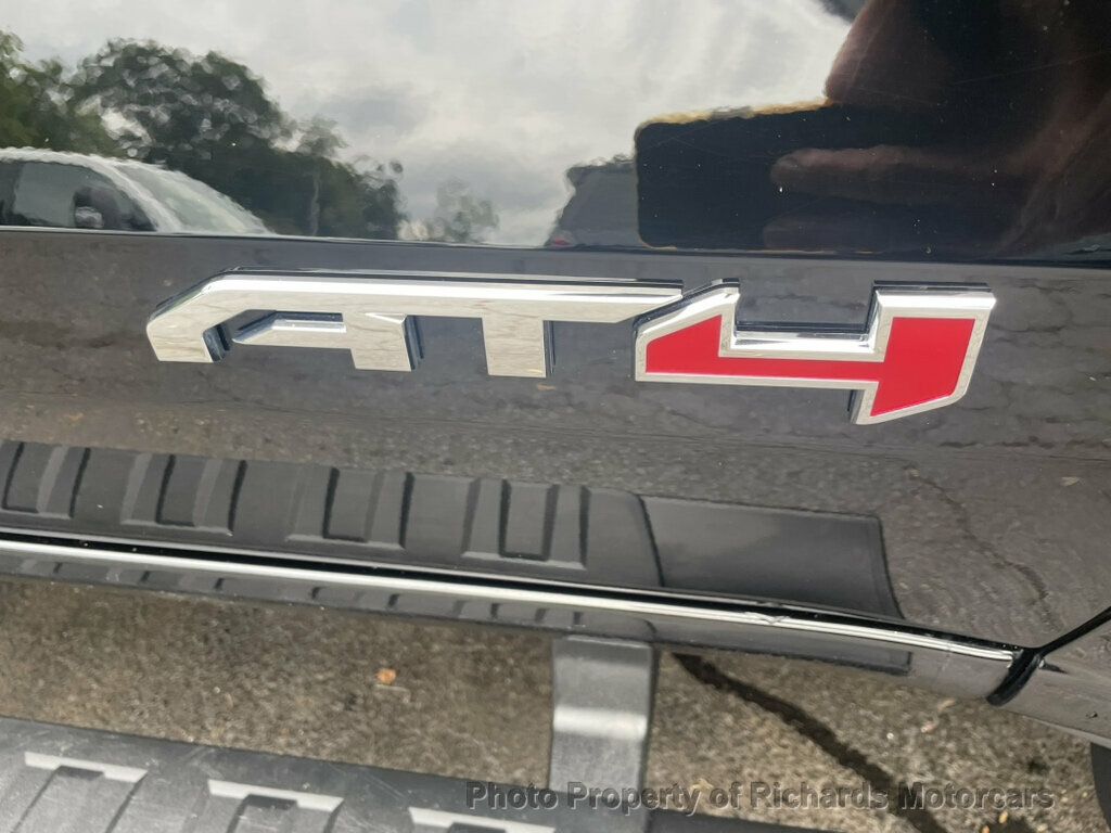 2025 GMC Canyon 4WD Crew Cab AT4 - 23079907 - 7