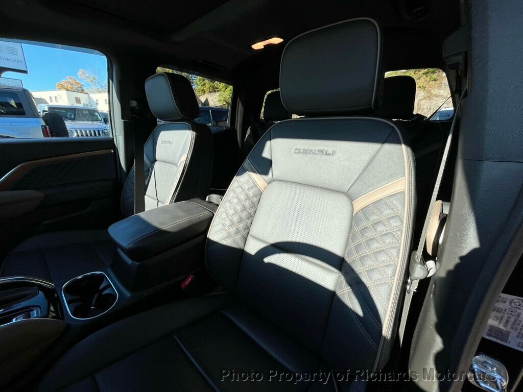 2025 GMC Canyon 4WD Crew Cab Denali - 22929979 - 14