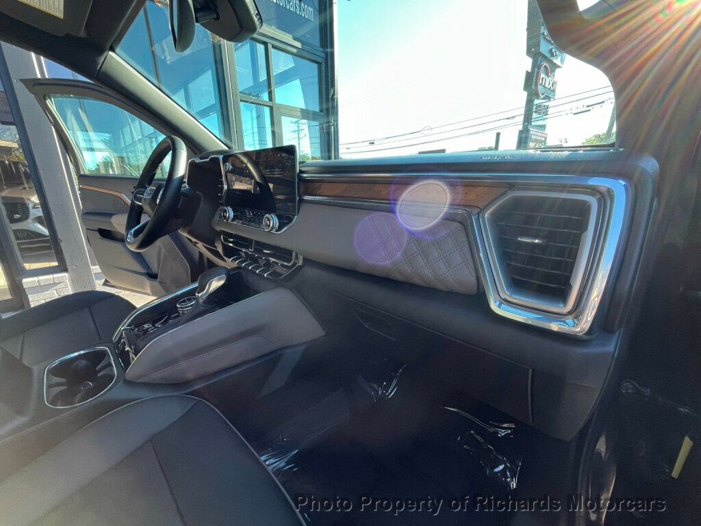 2025 GMC Canyon 4WD Crew Cab Denali - 22929979 - 19
