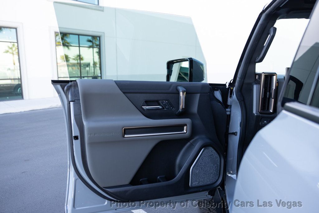 2025 GMC HUMMER EV Pickup 3x --- aMSRP of $104,650. - 22954722 - 21