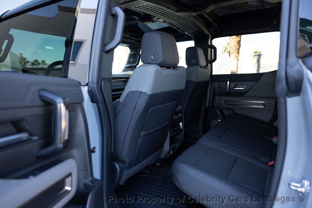 2025 GMC HUMMER EV Pickup 3x --- aMSRP of $104,650. - 22954722 - 28