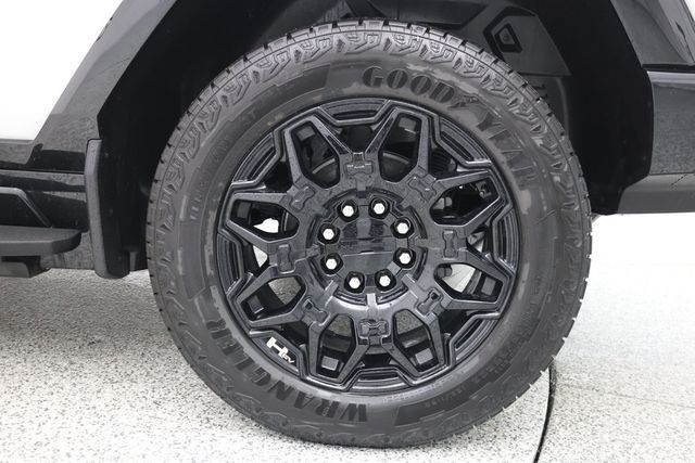 2025 GMC HUMMER EV Pickup e4WD Crew Cab 2X (570 horsepower) - 22960318 - 5