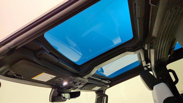 2025 GMC HUMMER EV Pickup e4WD Crew Cab 3X w/ 24-Module Ultium Battery & Illumination Pkg - 23082457 - 11