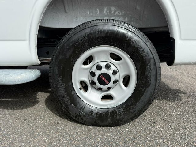2025 GMC Savana Cargo Van RWD 2500 135" - 23101415 - 8