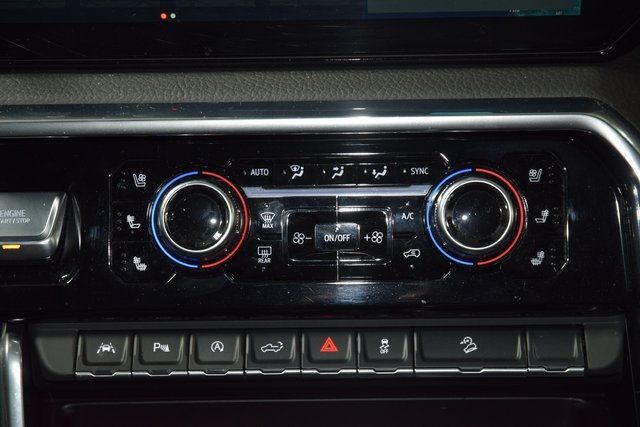 2025 GMC Sierra 1500 1500 CREW DENALI 4X4 * 6.2 V8 * LOADED * 1 OWNER - 22930173 - 28