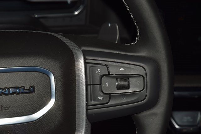 2025 GMC Sierra 1500 1500 CREW DENALI 4X4 * 6.2 V8 * LOADED * 1 OWNER - 22930173 - 33