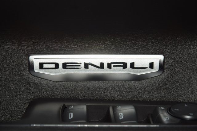2025 GMC Sierra 1500 1500 CREW DENALI 4X4 * 6.2 V8 * LOADED * 1 OWNER - 22930173 - 46