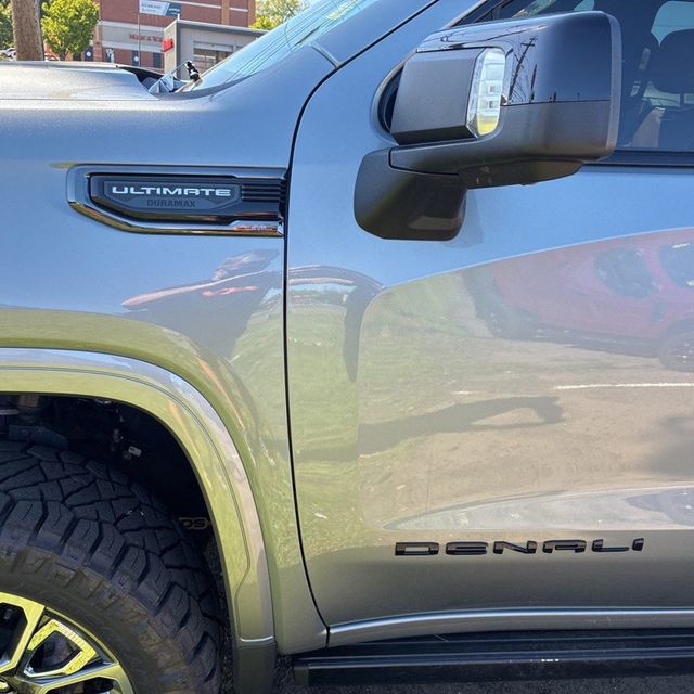 2025 GMC Sierra 4WD Crew Cab Short Box Denali Ultimate's photo