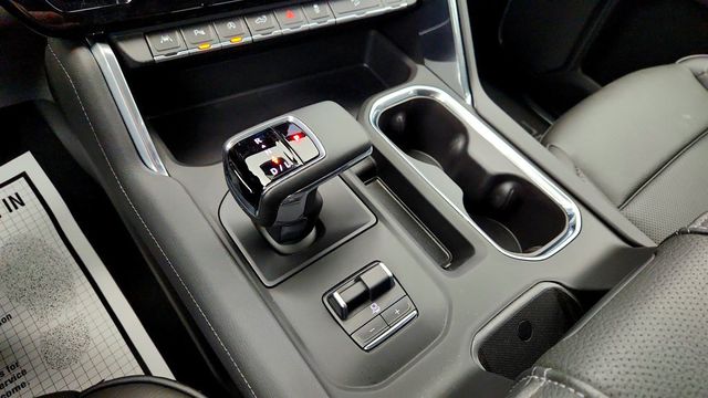 2025 GMC Sierra 1500 4WD Crew Cab 147 Denali with Reserve Package & 6.2L V8 - 22983845 - 16