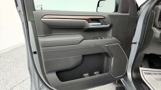 2025 GMC Sierra 1500 4WD Crew Cab 147'' Elevation (3SB) with 6'' Black Assist Steps - 22954558 - 9