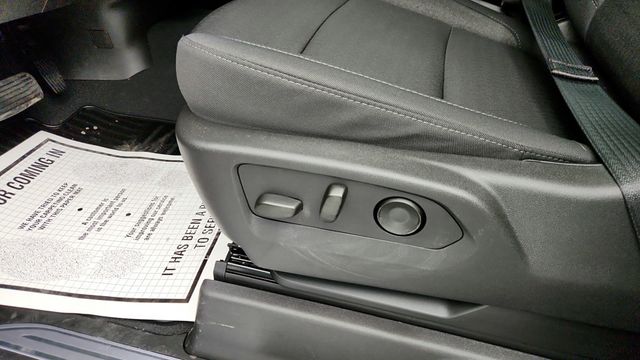 2025 GMC Sierra 1500 4WD Crew Cab 147'' Elevation (3SB) with 6'' Black Assist Steps - 22954558 - 10