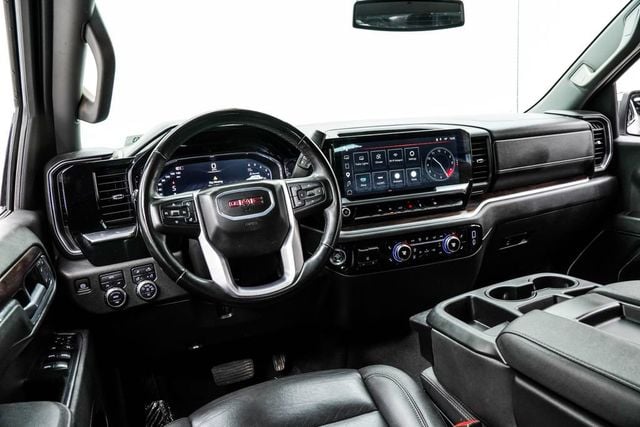 2025 GMC Sierra 4WD Crew Cab Short Box SLT's photo