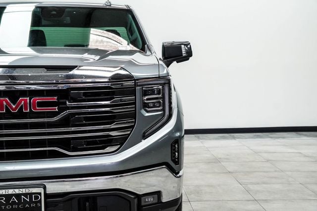 2025 GMC Sierra 4WD Crew Cab Short Box SLT's photo