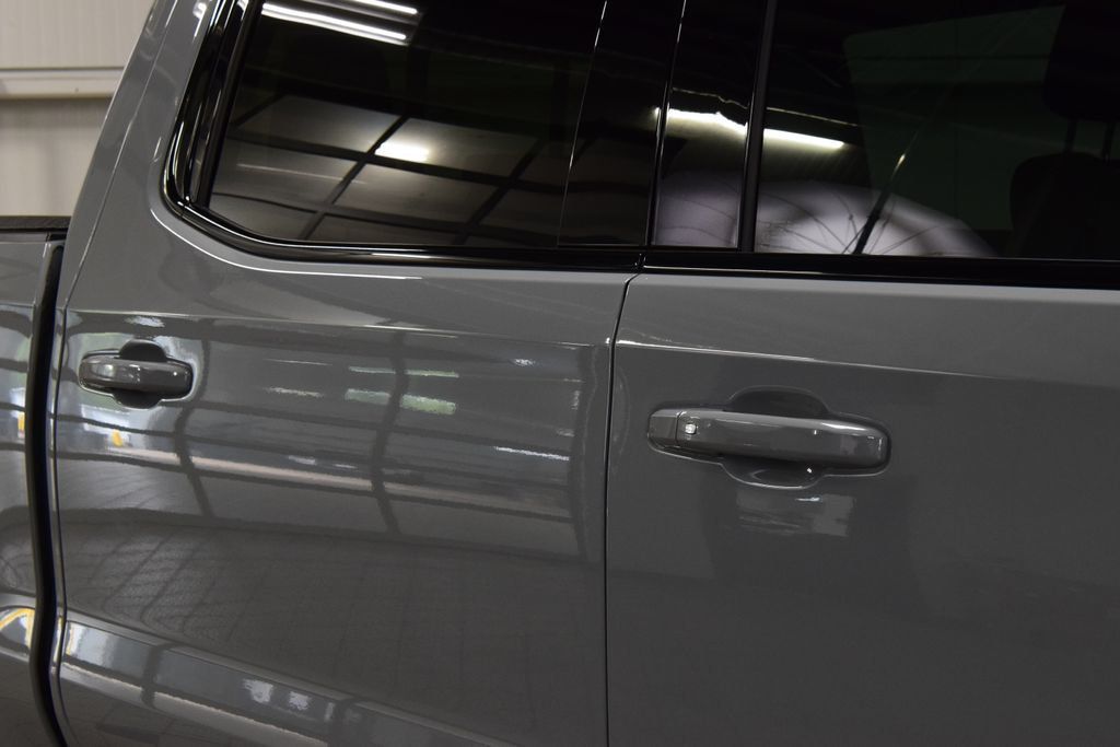 2025 GMC Sierra 1500 AT4 Premium CarbonPro w/ Technology Package Lifted - 23052095 - 16
