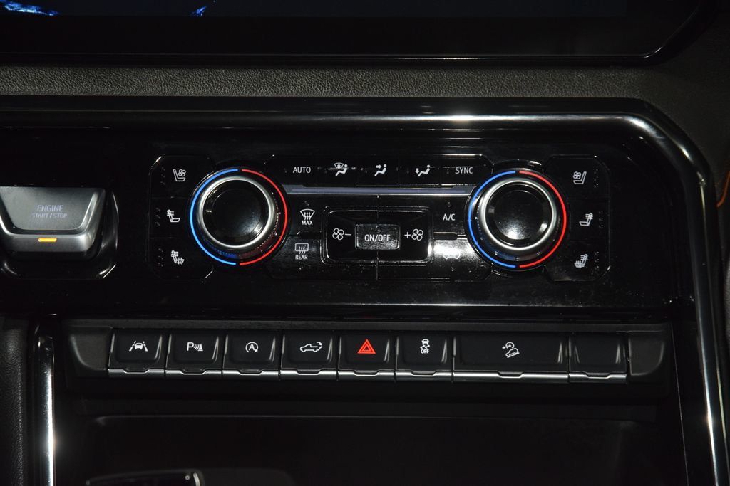 2025 GMC Sierra 1500 AT4 Premium CarbonPro w/ Technology Package Lifted - 23052095 - 31