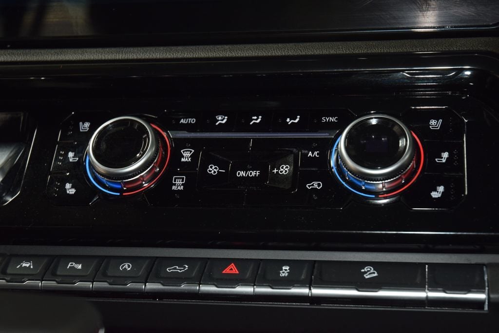 2025 GMC Sierra 1500 AT4 Premium Plus  - 23008277 - 24