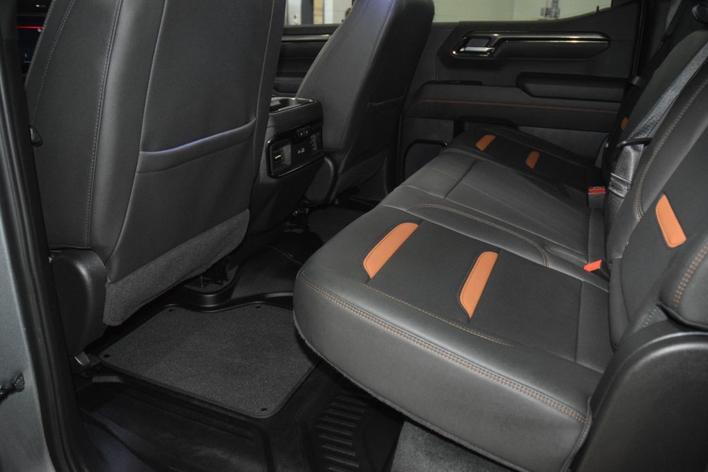 2025 GMC Sierra 1500 AT4 Premium Plus  - 23008277 - 34