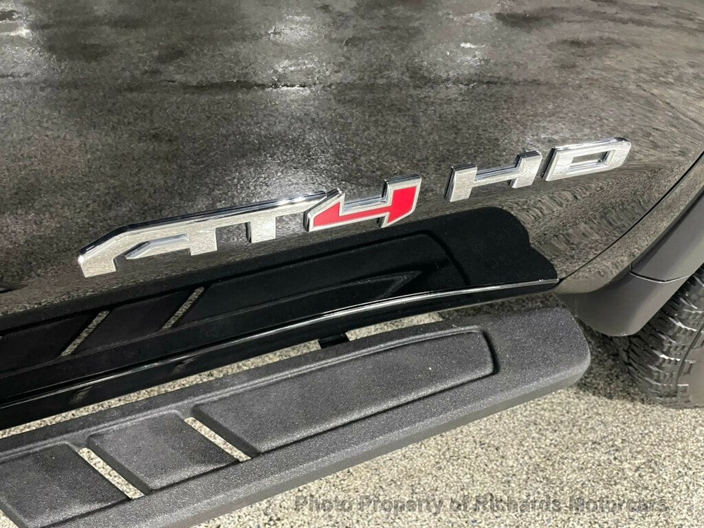 2025 GMC Sierra 2500HD 4WD Crew Cab 159" AT4 - 22945960 - 9