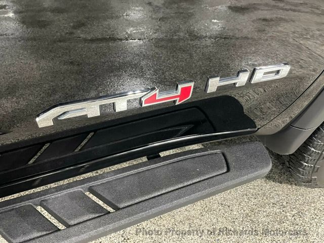 2025 GMC Sierra 2500HD 4WD Crew Cab 159" AT4 - 22945960 - 9