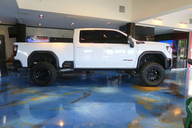 2025 GMC Sierra 2500HD 4WD Crew Cab 159" AT4X - 23025500 - 9