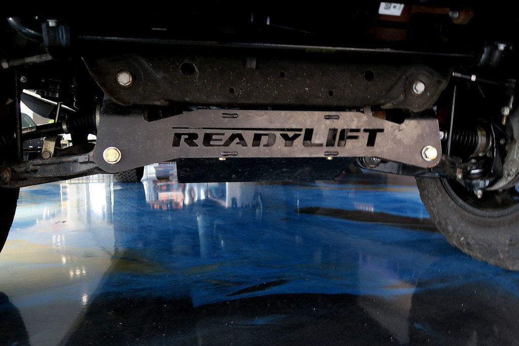 2025 GMC Sierra 2500HD 4WD Crew Cab 159" AT4X - 23025500 - 37