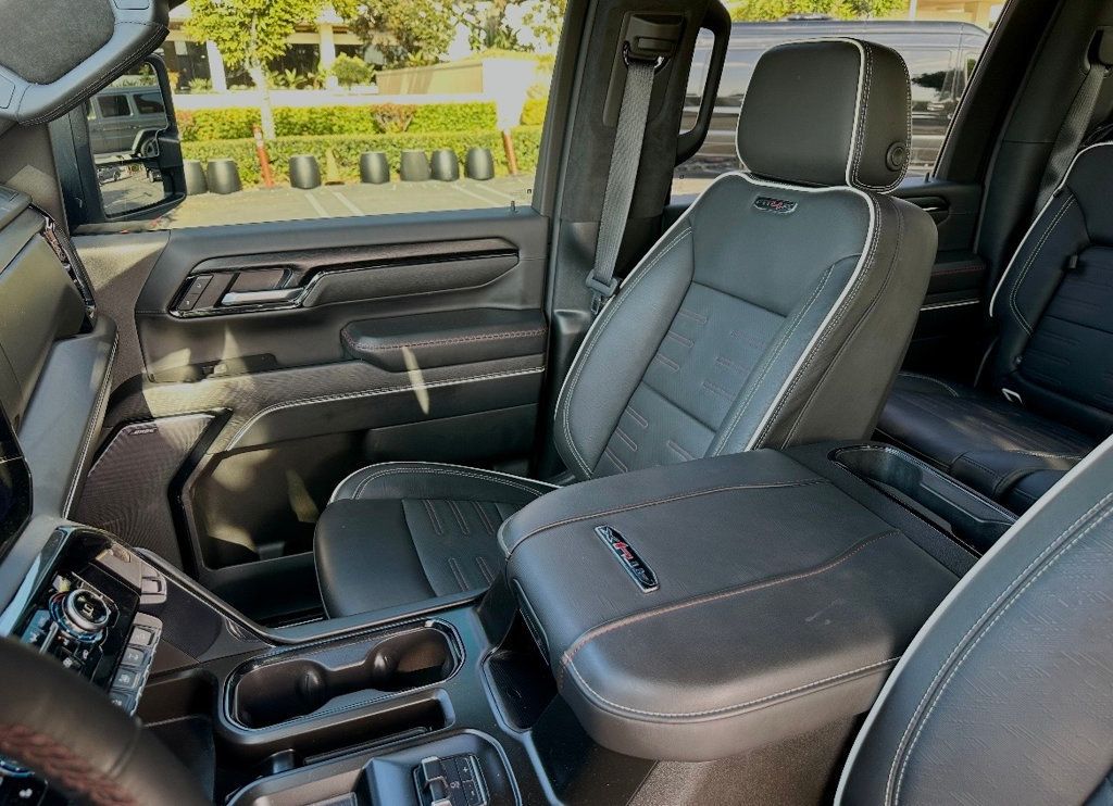 2025 GMC Sierra 2500HD 4WD Crew Cab 159" AT4X - 23025500 - 3