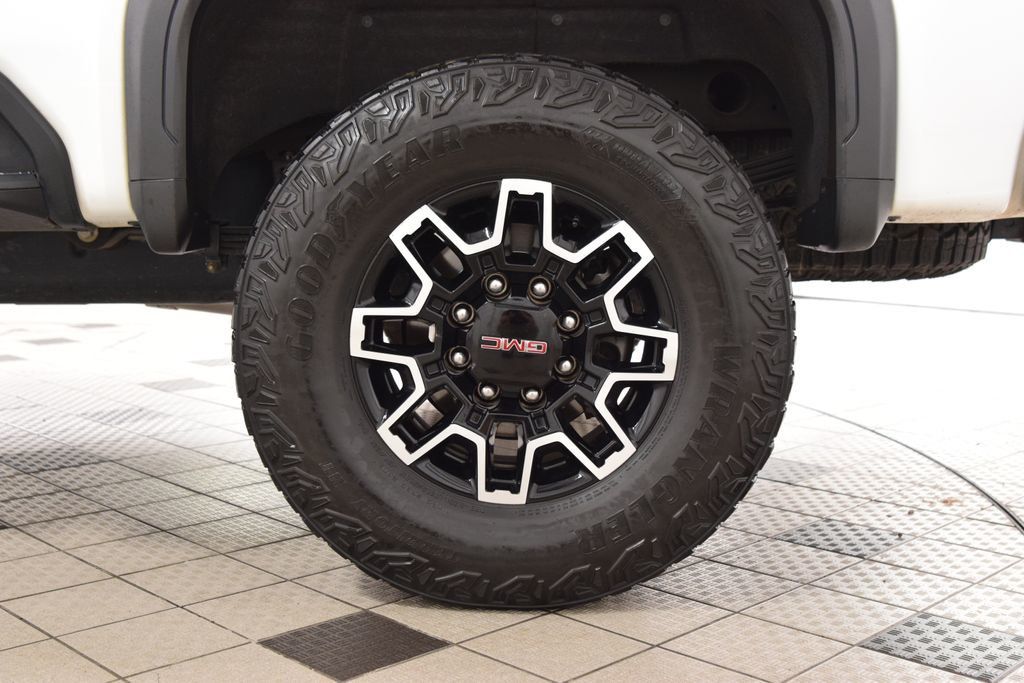2025 GMC Sierra 2500HD 4WD Crew Cab 159" AT4X - 23081236 - 31