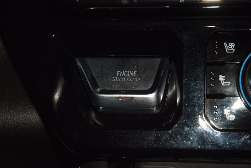 2025 GMC Sierra 2500HD 4WD Crew Cab 159" AT4X - 23081236 - 39