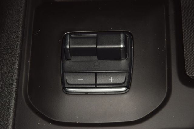 2025 GMC Sierra 2500HD 4WD Crew Cab 159" Denali - 23082028 - 37