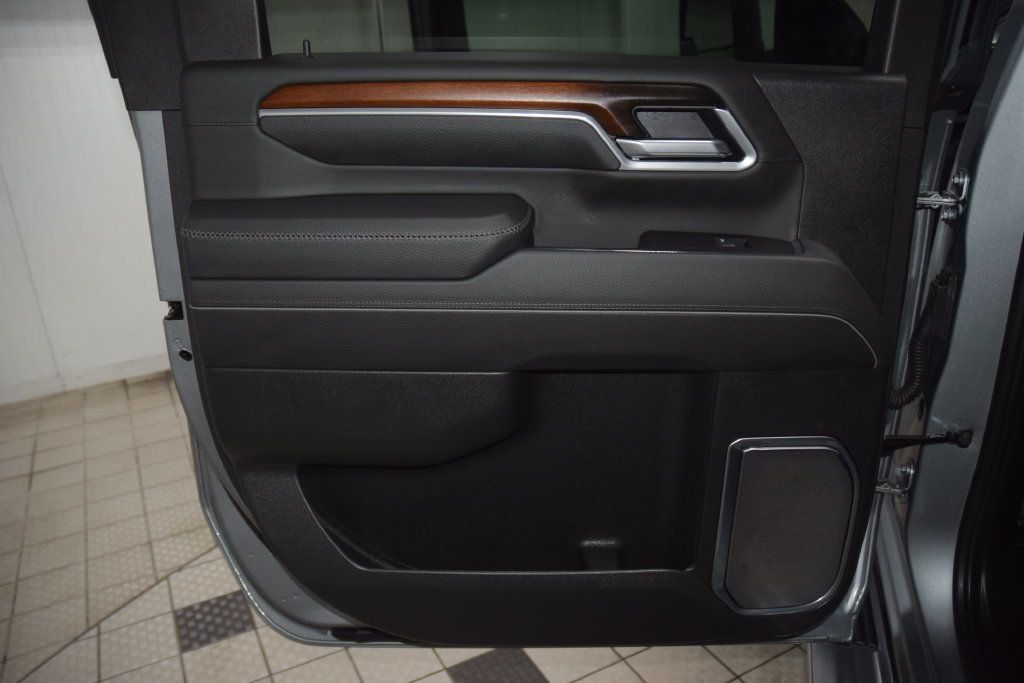 2025 GMC Sierra 2500HD 4WD Crew Cab 159" Denali - 23082028 - 52