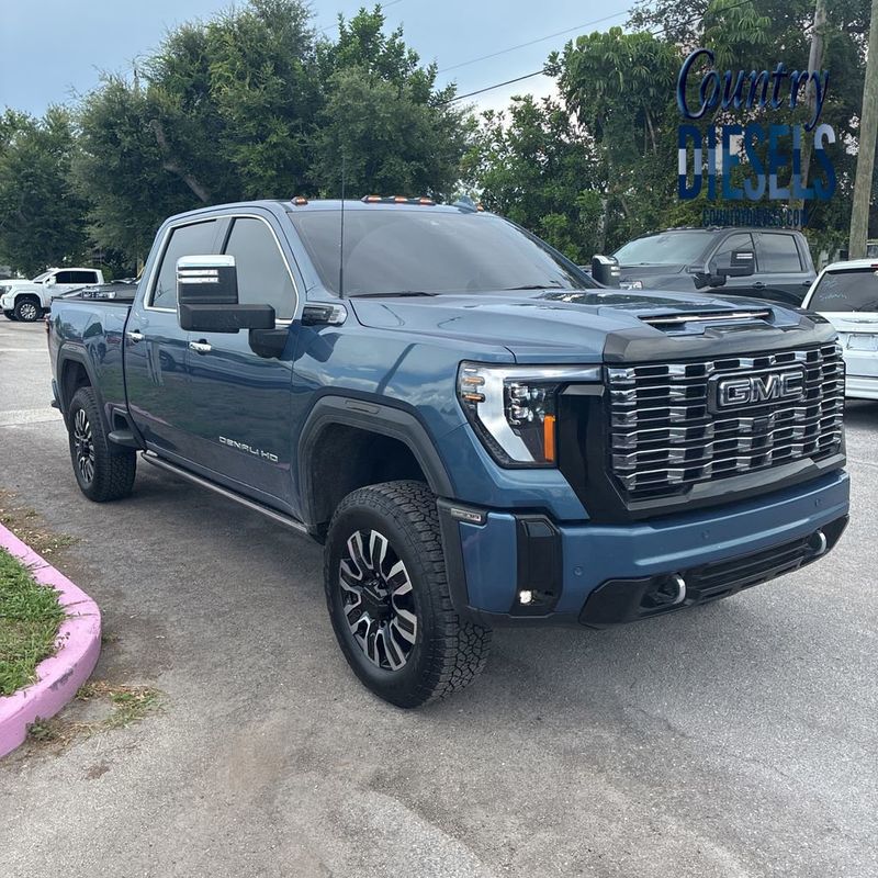 2025 GMC Sierra 2500HD 4WD Crew Cab 159" Denali Ultimate - 23052939 - 0