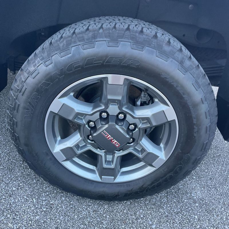2025 GMC Sierra 2500HD 4WD Crew Cab 159" SLT - 23038322 - 14