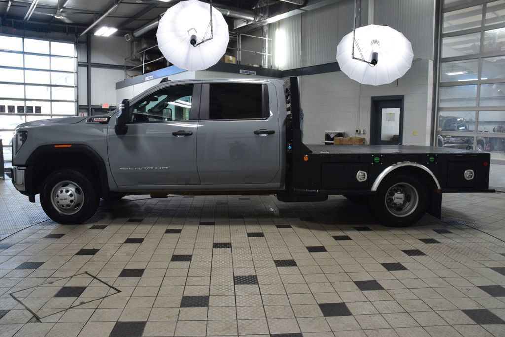2025 GMC Sierra 3500HD 3500HD CREW * DURAMAX * 9' FLATBED * 1 OWNER - 22993558 - 2