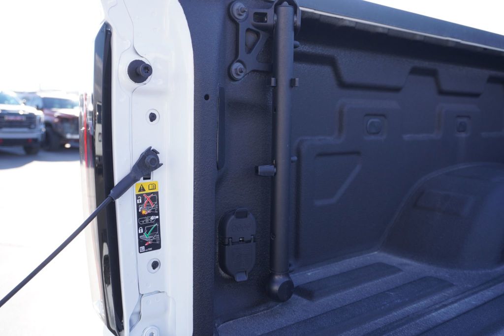 2025 GMC Sierra 3500HD AT4 - 22985222 - 11