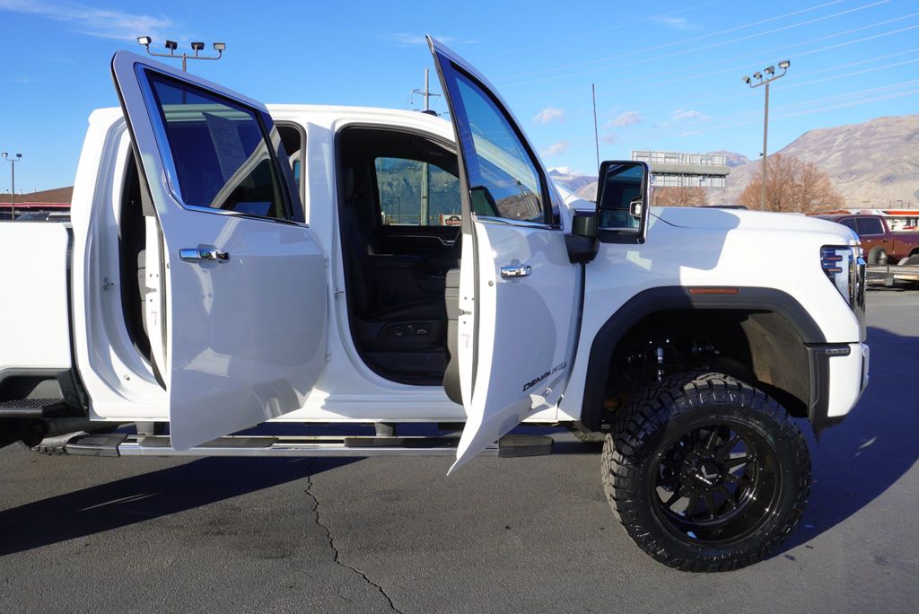 2025 GMC Sierra 3500HD DENALI HD - 22943214 - 28