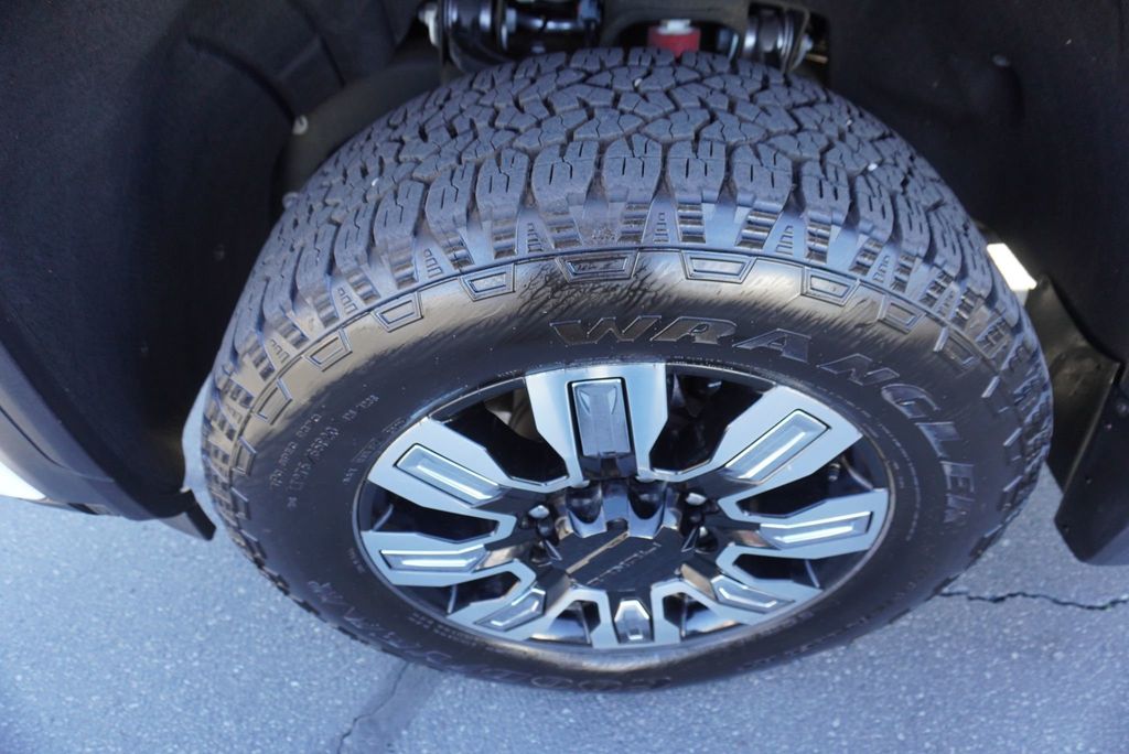 2025 GMC Sierra 3500HD DENALI HD - 22951861 - 17