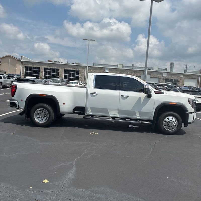 2025 GMC Sierra 3500HD Denali Reserve DRW - 23050170 - 9
