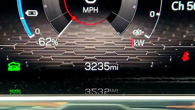 2025 GMC Sierra EV e4WD Crew Cab Max Range Denali - 23011319 - 13