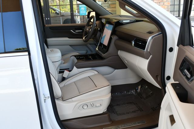 2025 GMC Yukon 4WD 4 Door Denali W/Sun & Power Step Package - 23013151 - 23