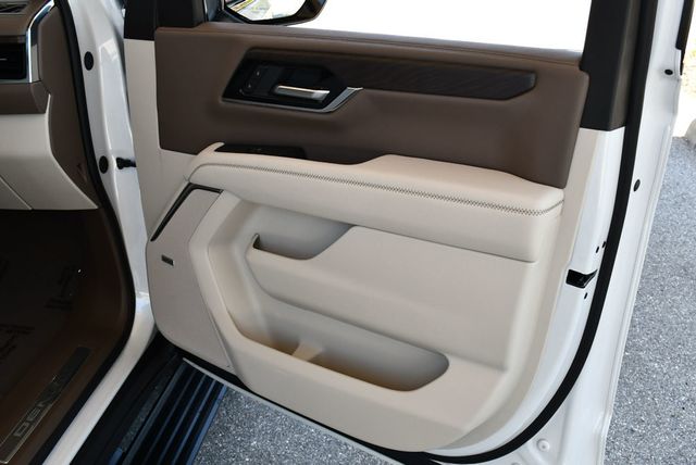 2025 GMC Yukon 4WD 4 Door Denali W/Sun & Power Step Package - 23013151 - 25